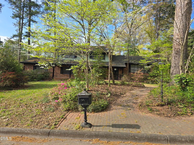 3301 Caldwell Dr, Raleigh, NC 27607
