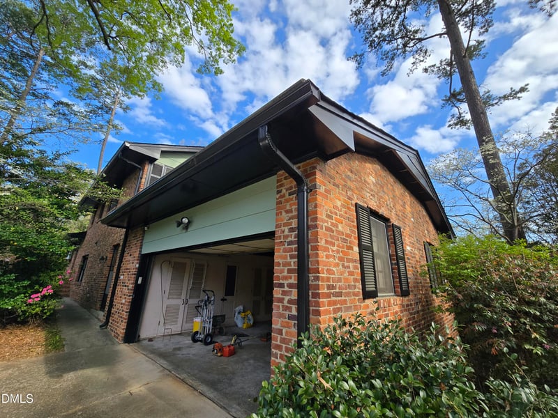 3301 Caldwell Dr, Raleigh, NC 27607
