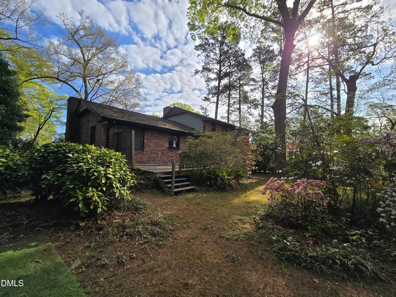 3301 Caldwell Dr, Raleigh, NC 27607