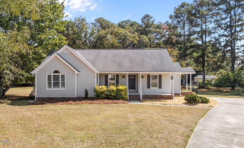 3301 Cobham Ct, Fuquay Varina, NC 27526