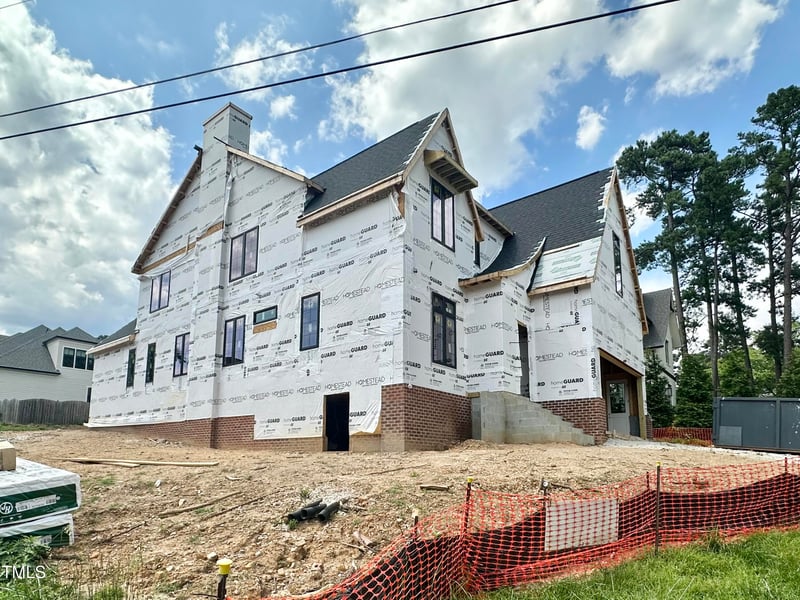 3301 Dell Dr, Raleigh, NC 27609