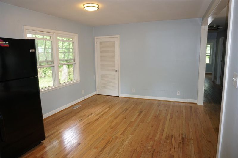 3301 Glenridge Dr, Raleigh, NC 27604