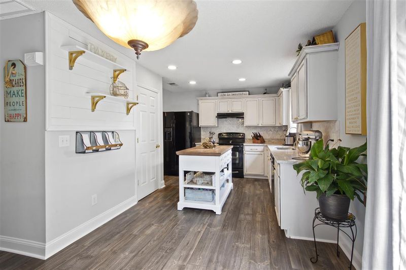 3301 Marshlane Way, Raleigh, NC 27610