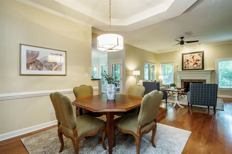 3304 Glade Spring Ct, Raleigh, NC 27612