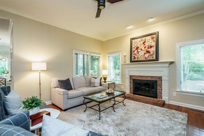 3304 Glade Spring Ct, Raleigh, NC 27612