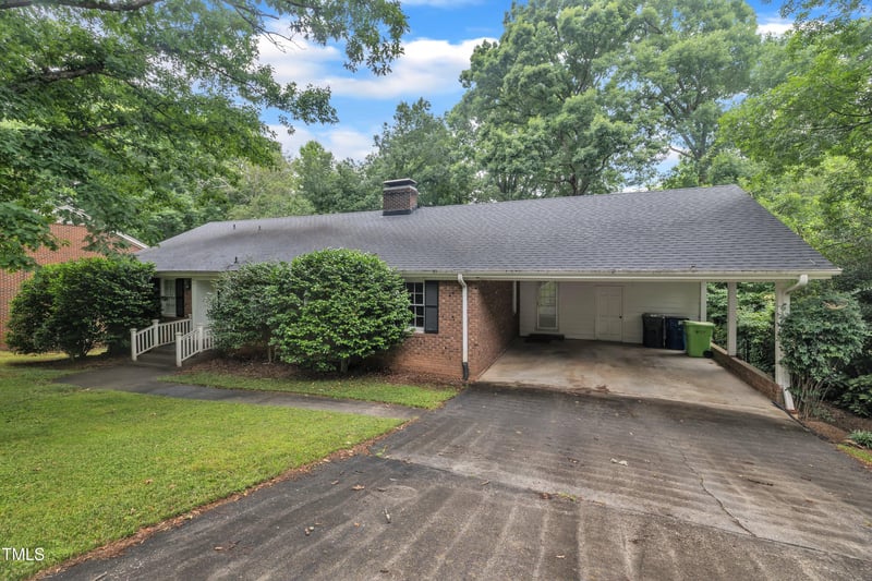 3304 Redbud Ln, Raleigh, NC 27607