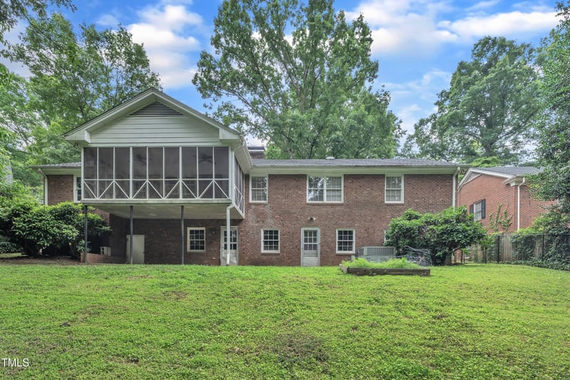 3304 Redbud Ln, Raleigh, NC 27607