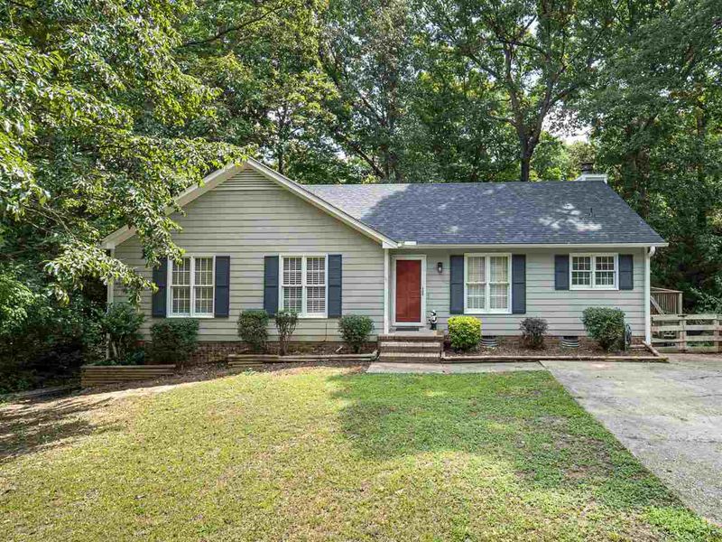3305 Bearskin Ct, Raleigh, NC 27606
