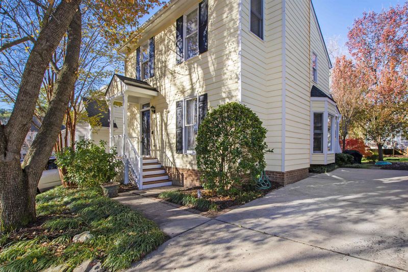 3305 Glen Currin Dr, Raleigh, NC 27612