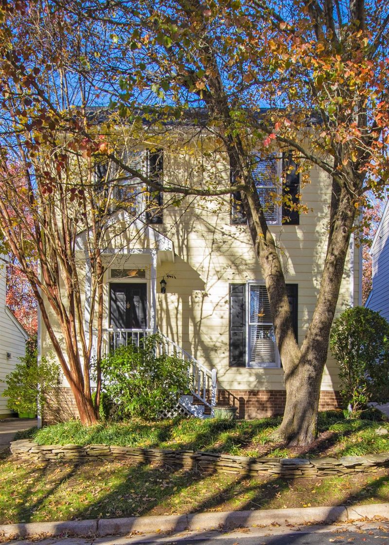 3305 Glen Currin Dr, Raleigh, NC 27612