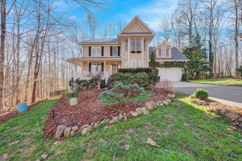 3305 W Thomasview Dr, Hillsborough, NC 27278