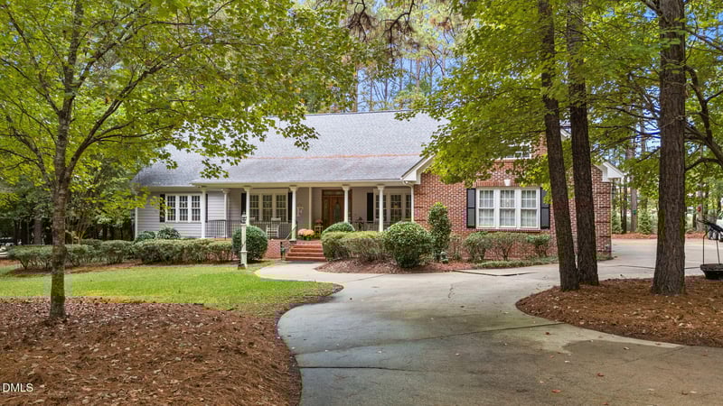 3305 Wisteria Dr, Clayton, NC 27527
