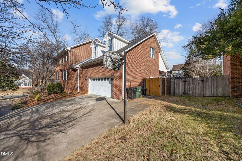 3306 Doral Ct, Burlington, NC 27215