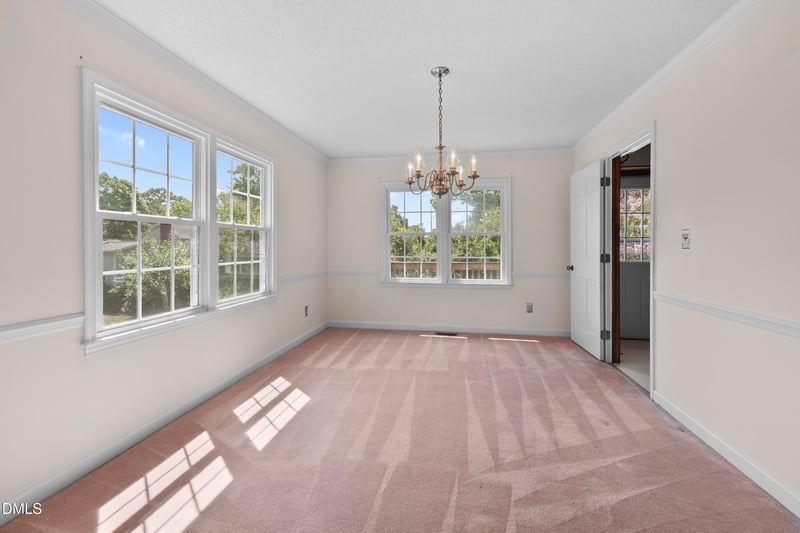 3307 Roundtree Ct, Raleigh, NC 27607