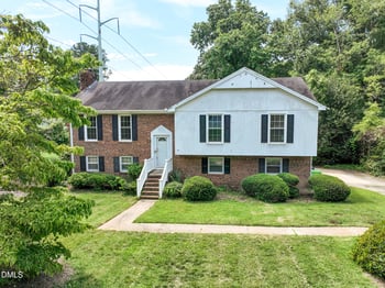 3307 Roundtree Ct, Raleigh, NC 27607