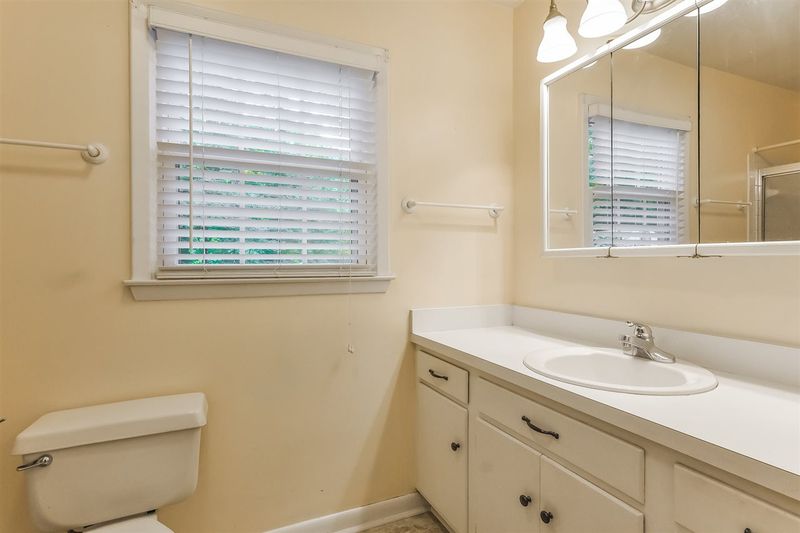 3309 Julian Dr, Raleigh, NC 27604