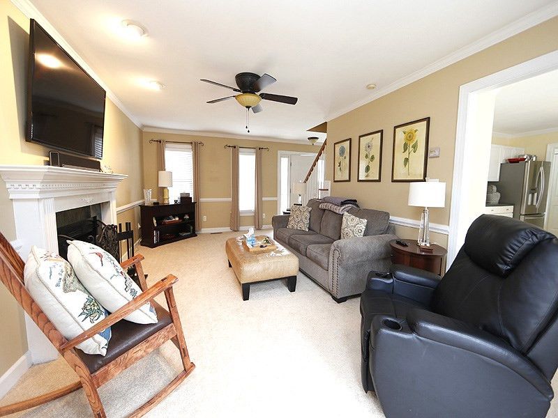 3309 Pomegranate Dr, Raleigh, NC 27616