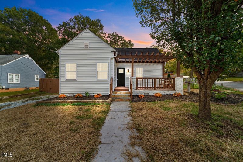 331 Lakeside Ave, Burlington, NC 27217