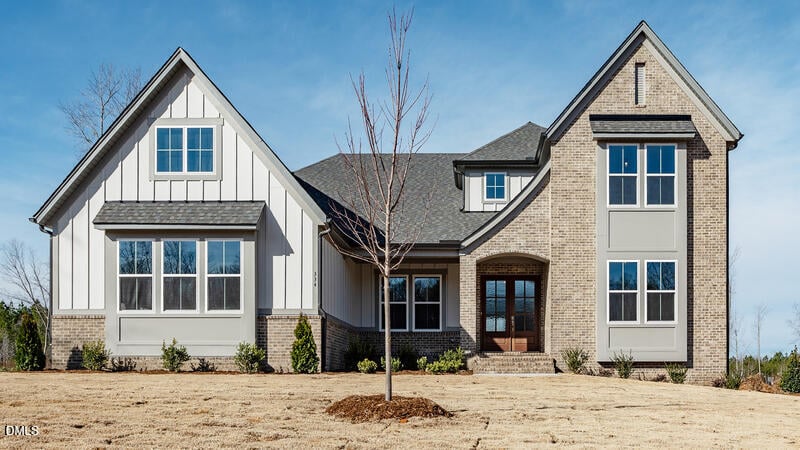 331 Meadow Walk Dr, Fuquay Varina, NC 27526