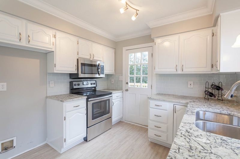 3312 Derbyshire Pl, Raleigh, NC 27604