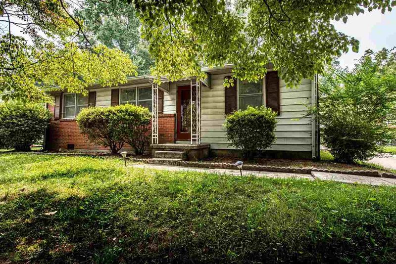 3312 Pinecrest Dr, Raleigh, NC 27609