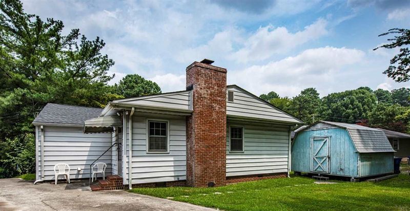 3312 Pinecrest Dr, Raleigh, NC 27609