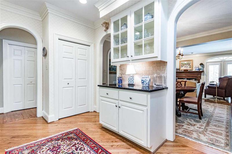 3314 Ridgecrest Ct, Raleigh, NC 27607