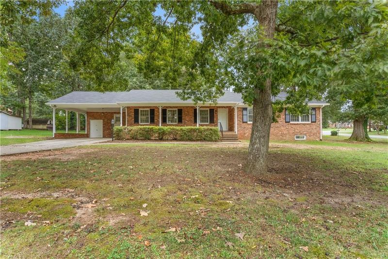 3316 Elk St, Burlington, NC 27215