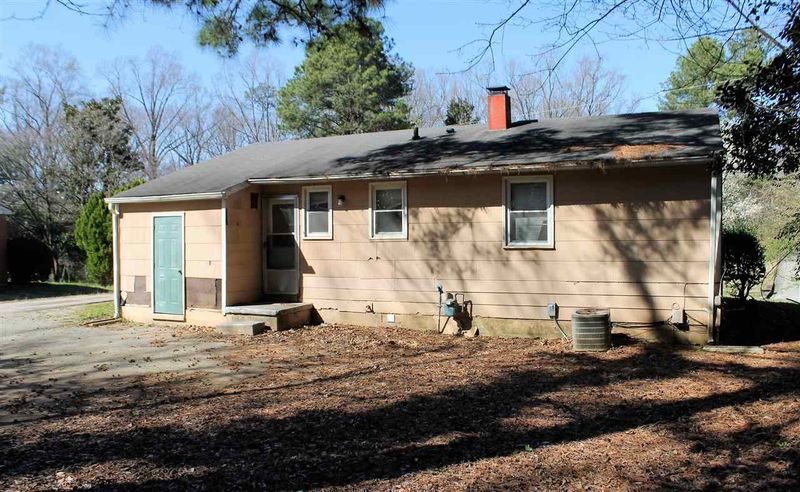 3316 Pinecrest Dr, Raleigh, NC 27609