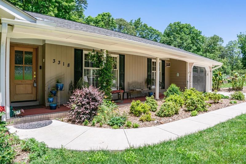 3318 Hampton Rd, Raleigh, NC 27607