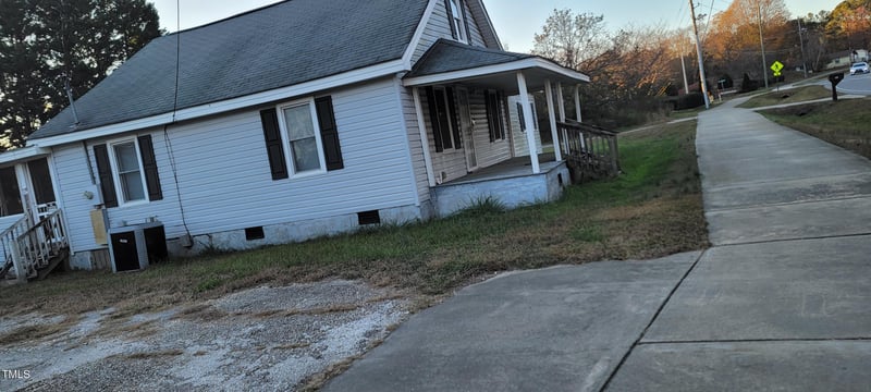 332 Bass Lake Rd, Holly Springs, NC 27540