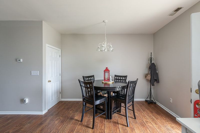 332 Commons Dr, Holly Springs, NC 27540