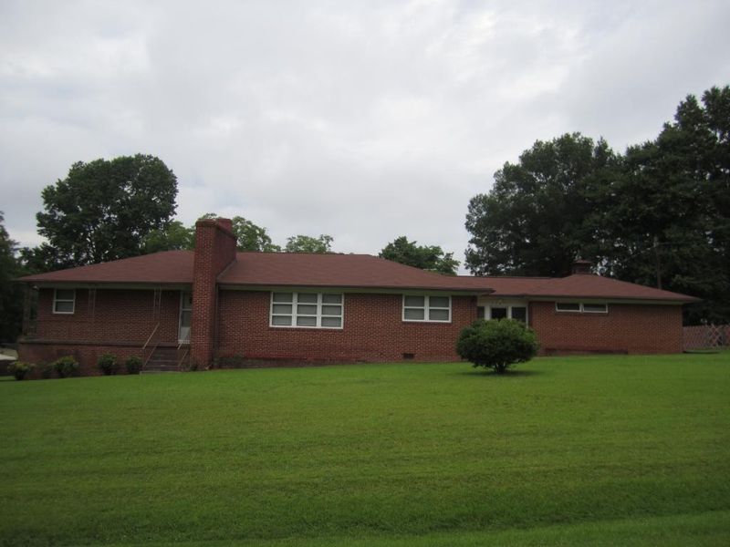 332 Hale St, Burlington, NC 27217