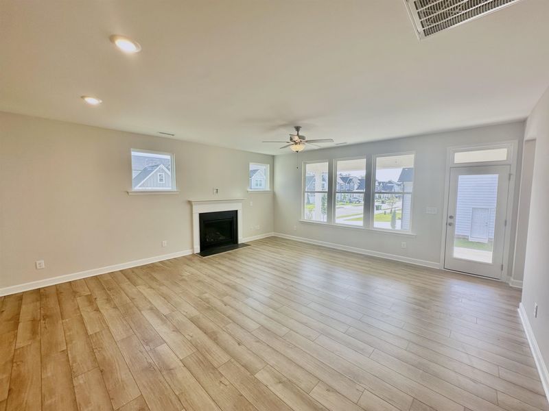 332 Pond Overlook Ct, Knightdale, NC 27545