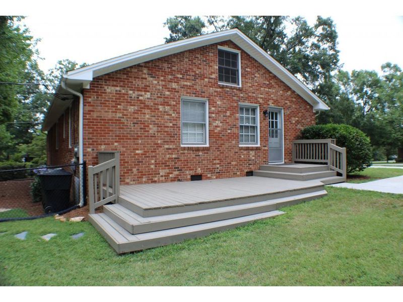 332 Shadowbrook Dr, Burlington, NC 27215