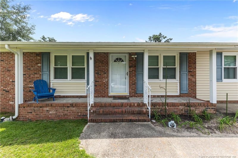 3320 Forest Lake Dr, Hope Mills, NC 28348