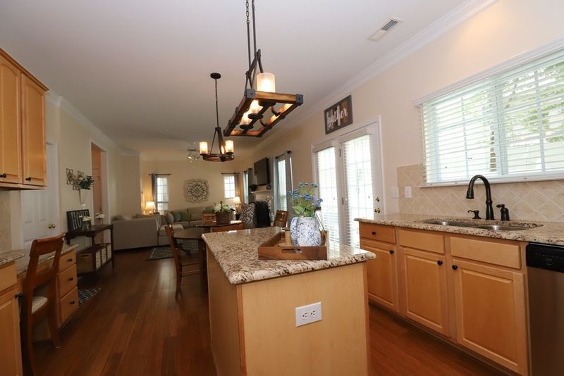 3321 Archdale Dr, Raleigh, NC 27614