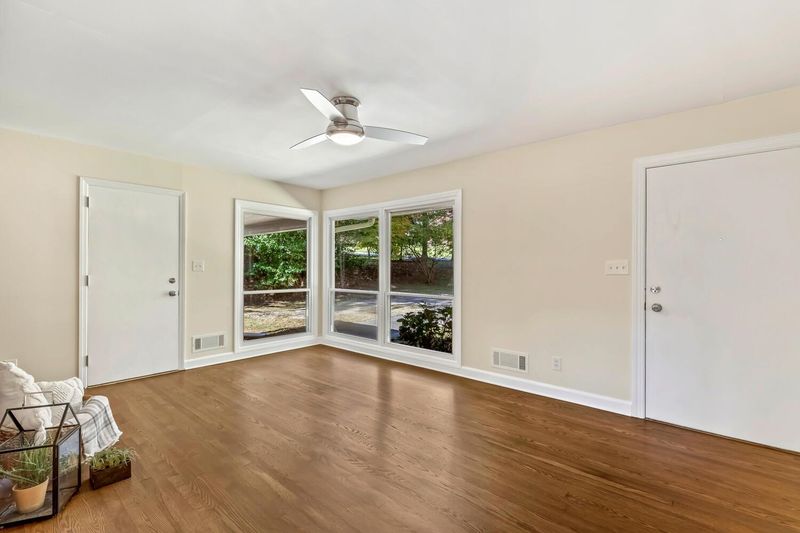 3321 Octavia St, Raleigh, NC 27606