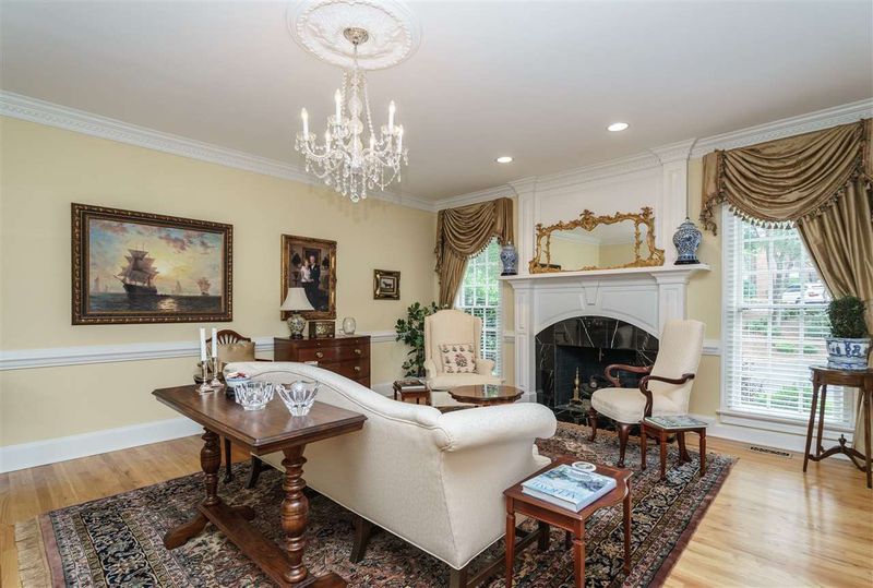 3322 Ridgecrest Ct, Raleigh, NC 27607