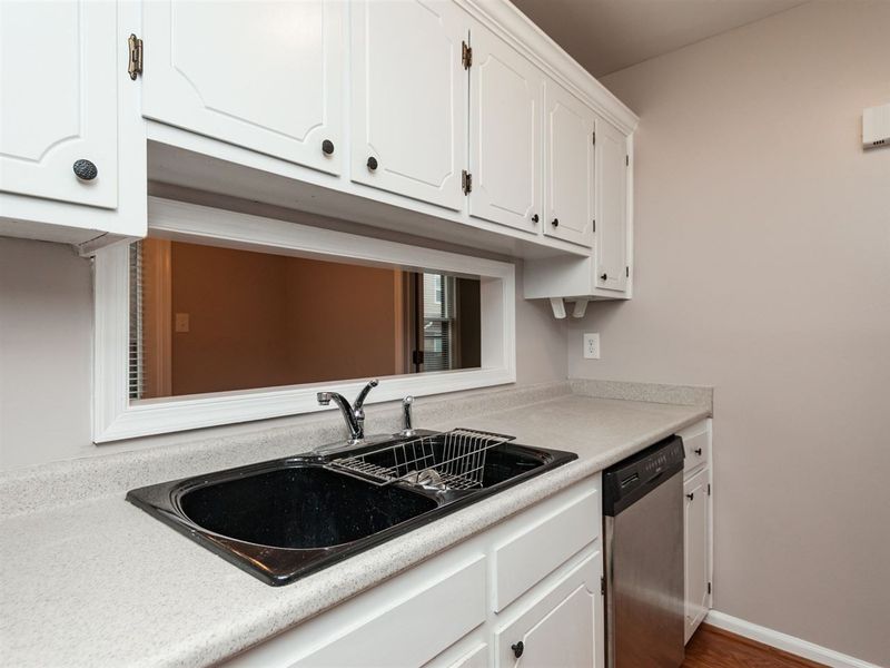 3323 Mill Rn #-, Raleigh, NC 27612