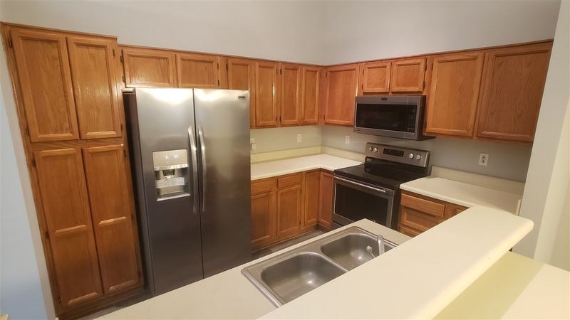 3323 Redgate Dr, Durham, NC 27703
