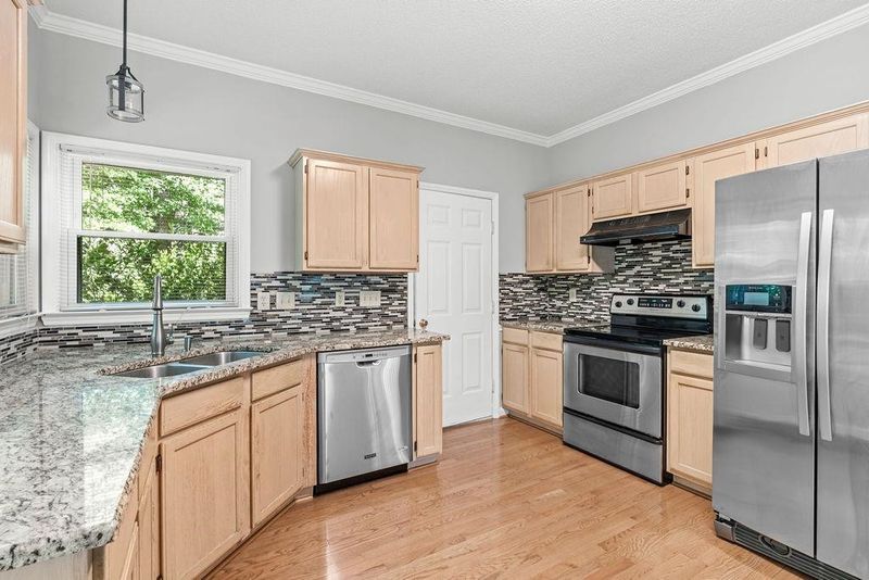 3325 Daingerfield Dr, Raleigh, NC 27616