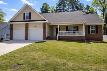 3327 Broomsgrove Dr, Fayetteville, NC 28306