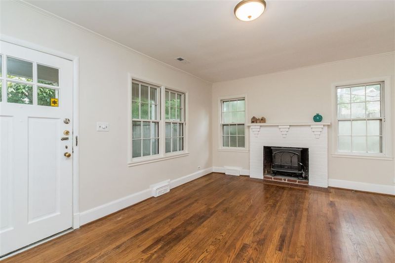 3327 Hope Valley Rd, Durham, NC 27707