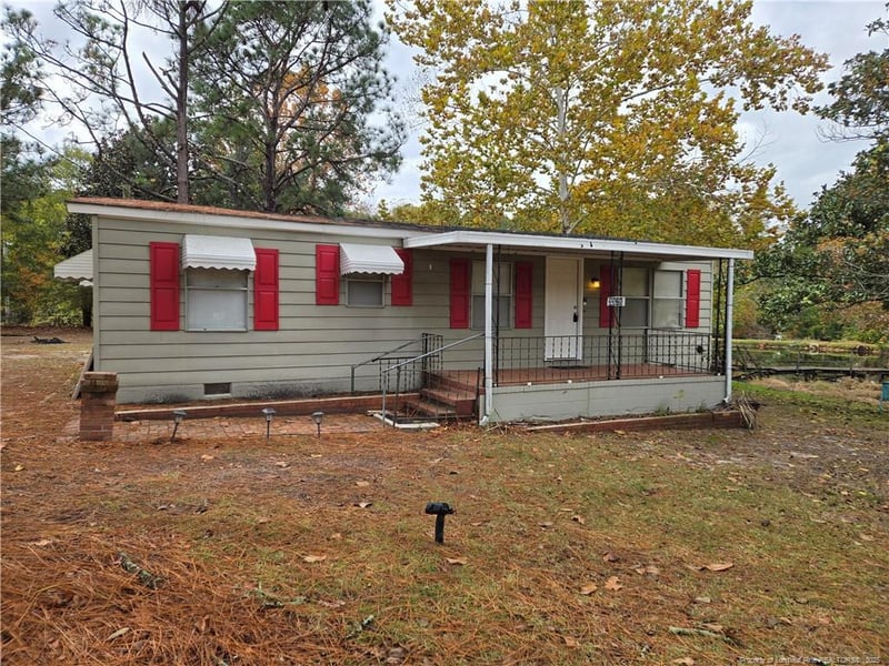 3328 King Charles Rd, Fayetteville, NC 28306