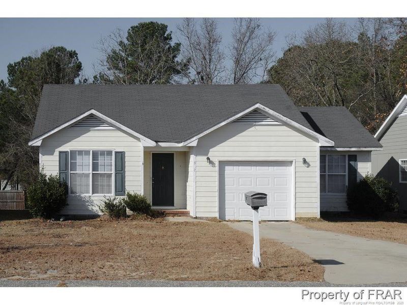 3328 Winesap Rd, Hope Mills, NC 28348