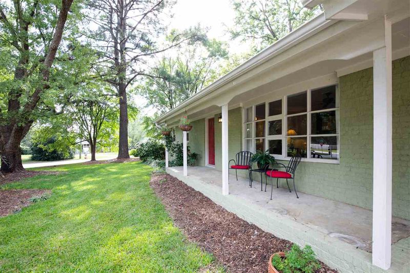 3329 Starmount Dr, Raleigh, NC 27604