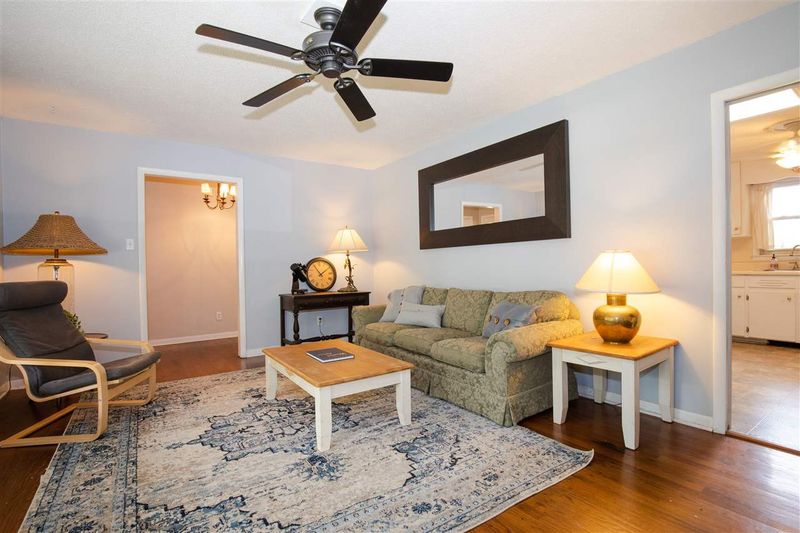 3329 Starmount Dr, Raleigh, NC 27604
