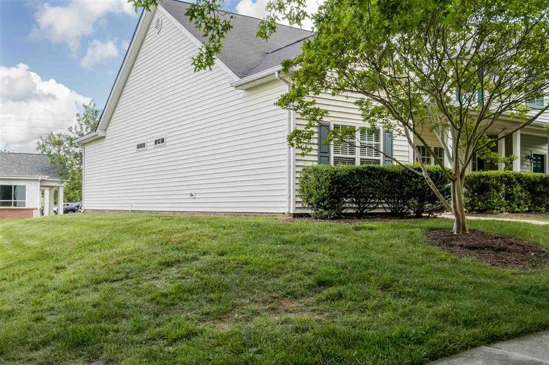 333 Commons Dr, Holly Springs, NC 27540