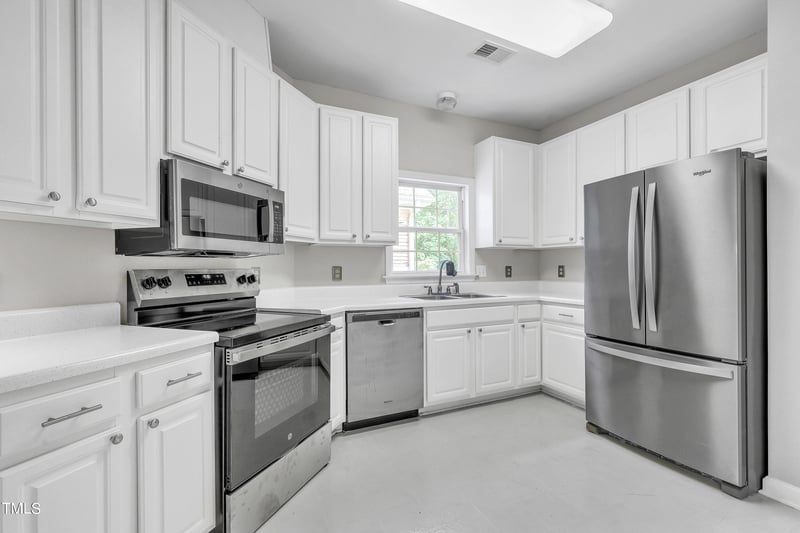 333 Glenolden Ct, Cary, NC 27513